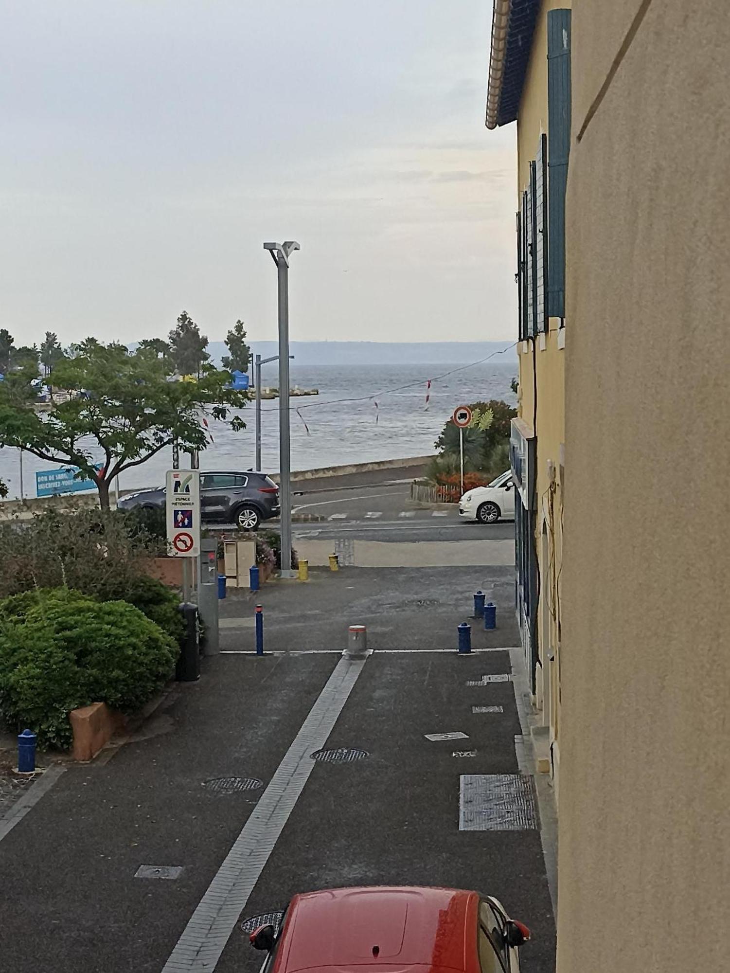 Les Hebergements De La Plage En Ville 마르티그 외부 사진