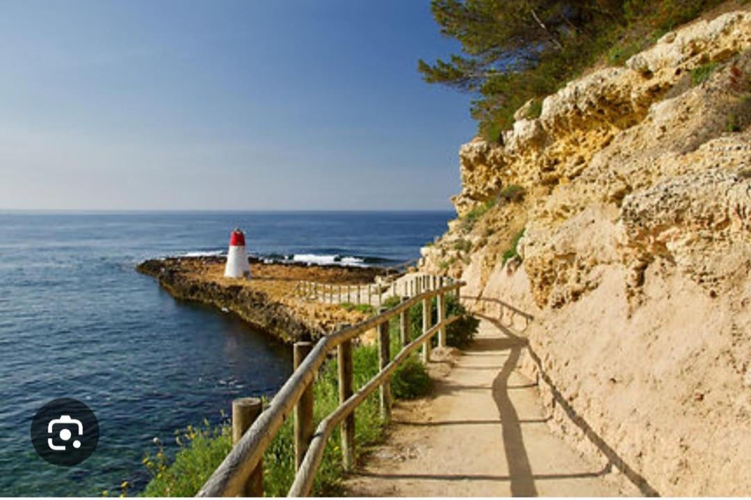 Les Hebergements De La Plage En Ville 마르티그 외부 사진
